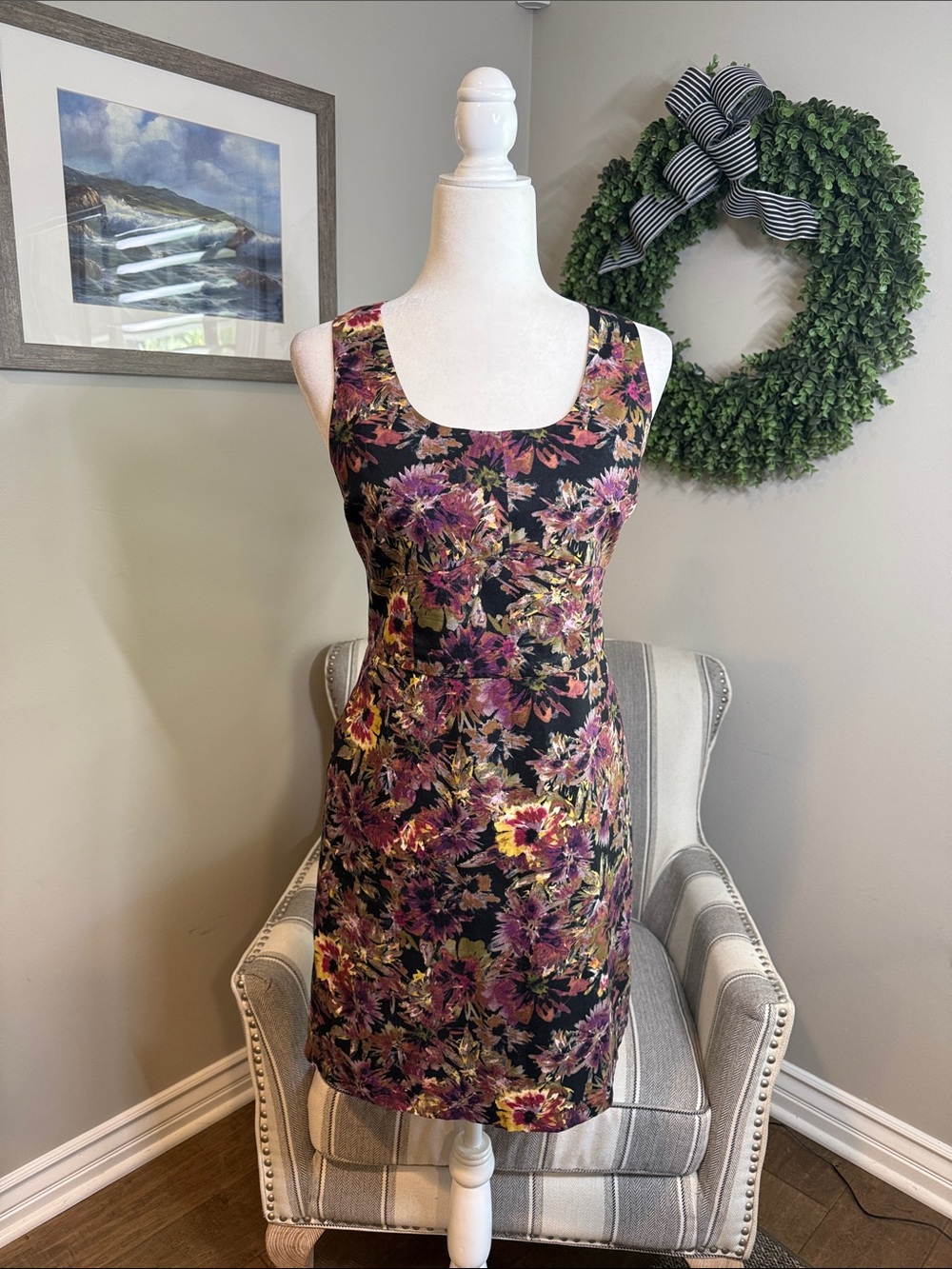 Sleeveless Floral Scoop Mini Dress in Black and Pink